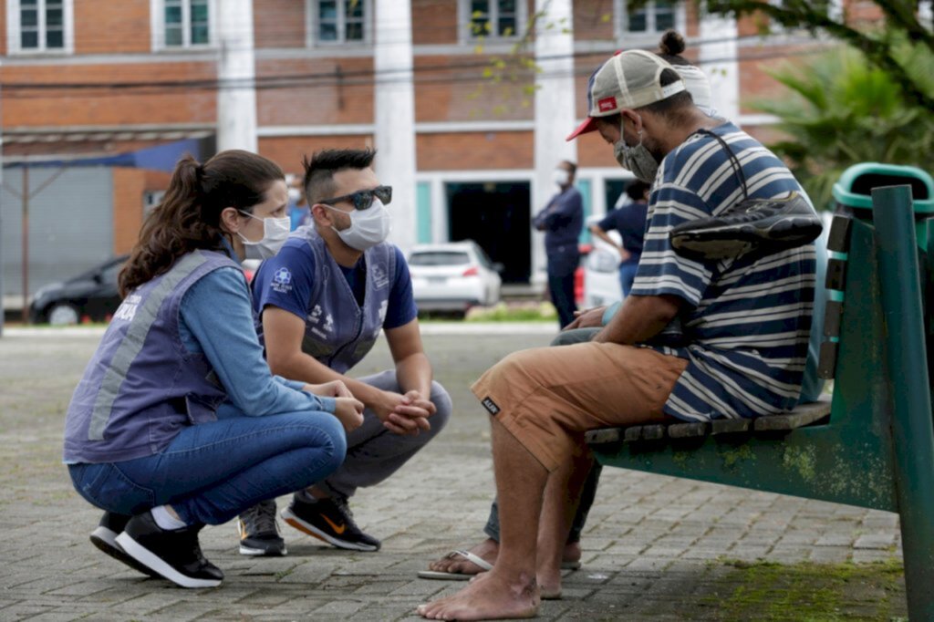 Unidade móvel leva saúde à população em situação de rua em Joinville