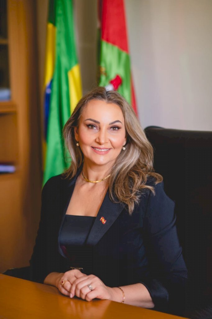 Foto Ísis Lacombe. - Vice-governadora Daniela Reinehr, em gabinete.