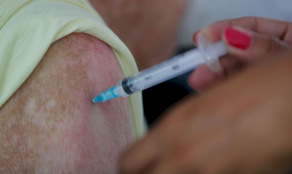 Campanha de vacinação contra a gripe começa na segunda