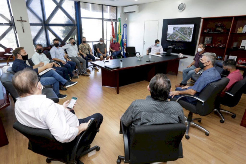 Moradores do Paranaguamirim conhecem projetos da Prefeitura para o bairro