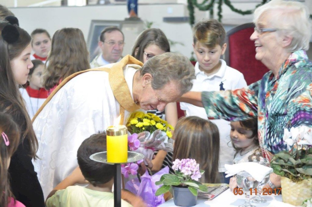 Entrega da Medalha Dona Francisca ao Monsenhor Bertino é adiada