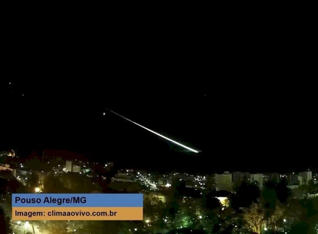 Meteoros foram filmados em cidades de SP, MG e RJ