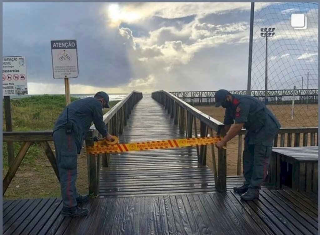São Francisco do Sul: Bombeiros interditam acesso às praias