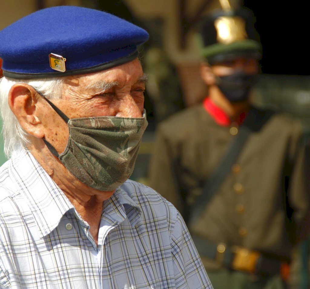 Divulgação - Ex-combatente SARGENTO  SEBASTIÃO  -  98 anos,  homenageado pela AORE