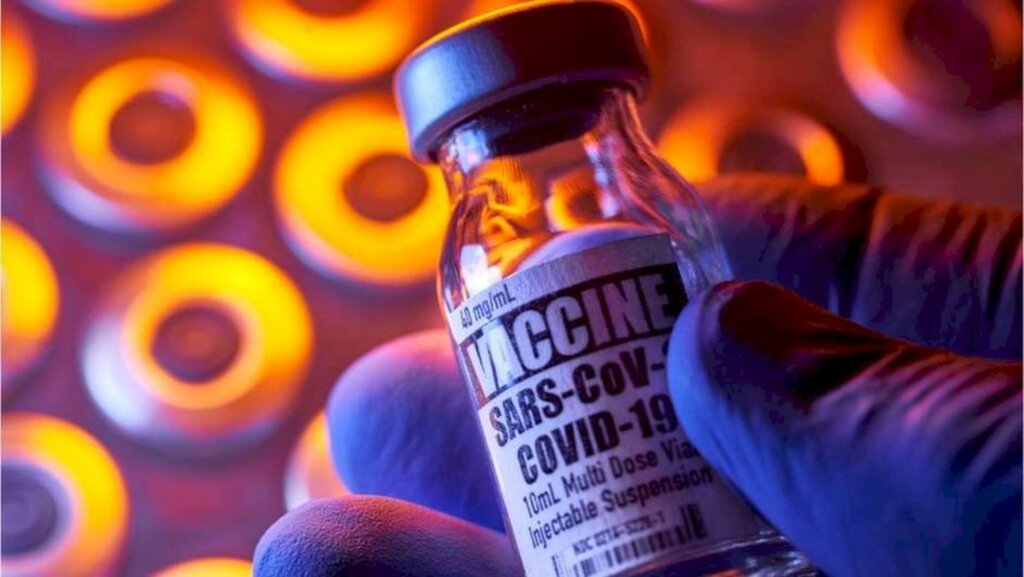 Getty Images - Fabricantes anunciaram que estão desenvolvendo novas vacinas capazes de aumentar a proteção contra variante