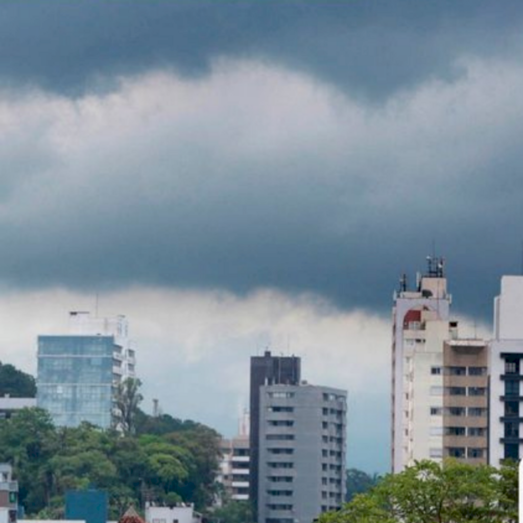 Defesa Civil alerta para grande volume de chuva entre quinta e sexta-feira em Joinville