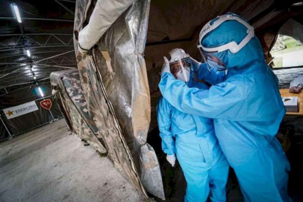 ANSA - Ponto de testes para detectar Covid-19 em Caserta