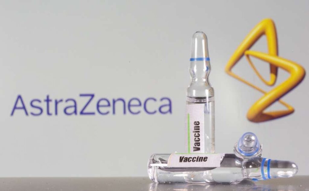 REUTERS/Dado Ruvic - Tubo com identificação para vacina contra a Covid-19 da AstraZeneca