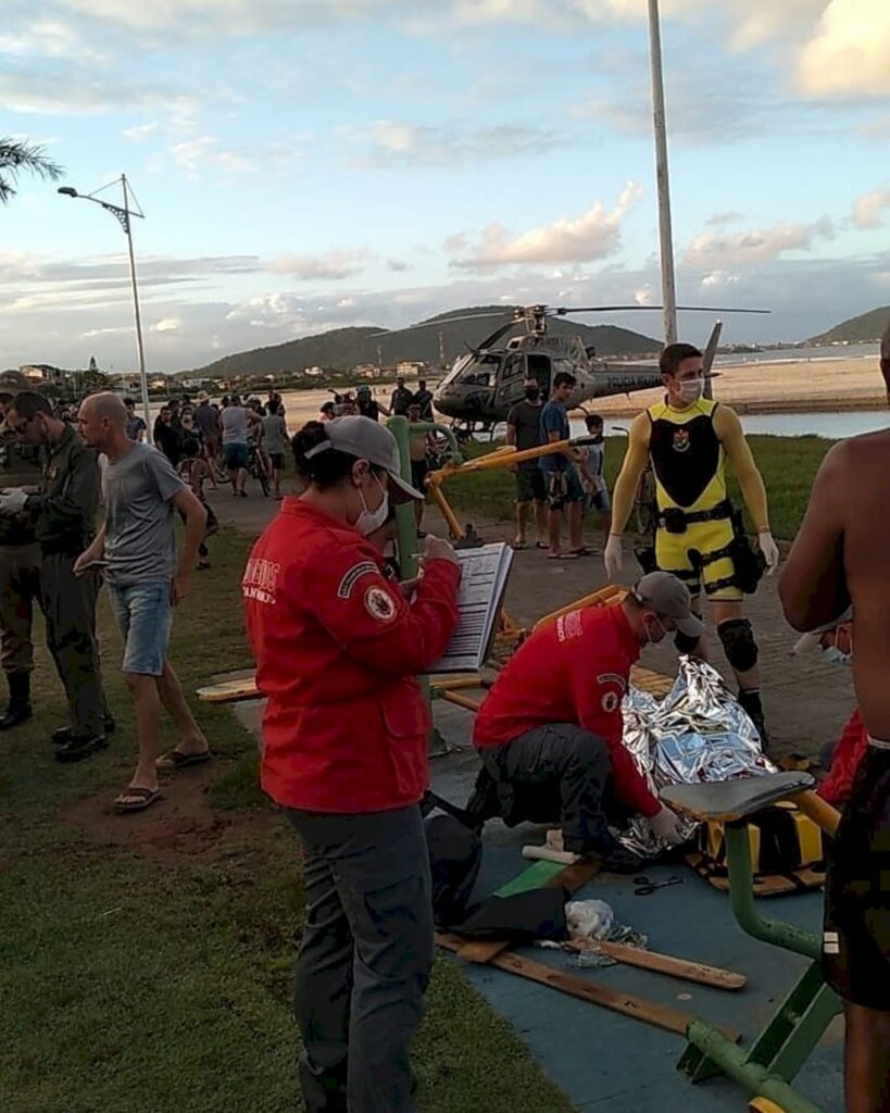 Queda de paramotor em São Francisco do Sul.