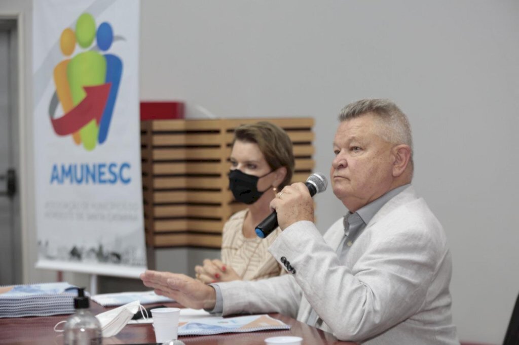Prefeitos reunidos pela última vez no ano na Amunesc