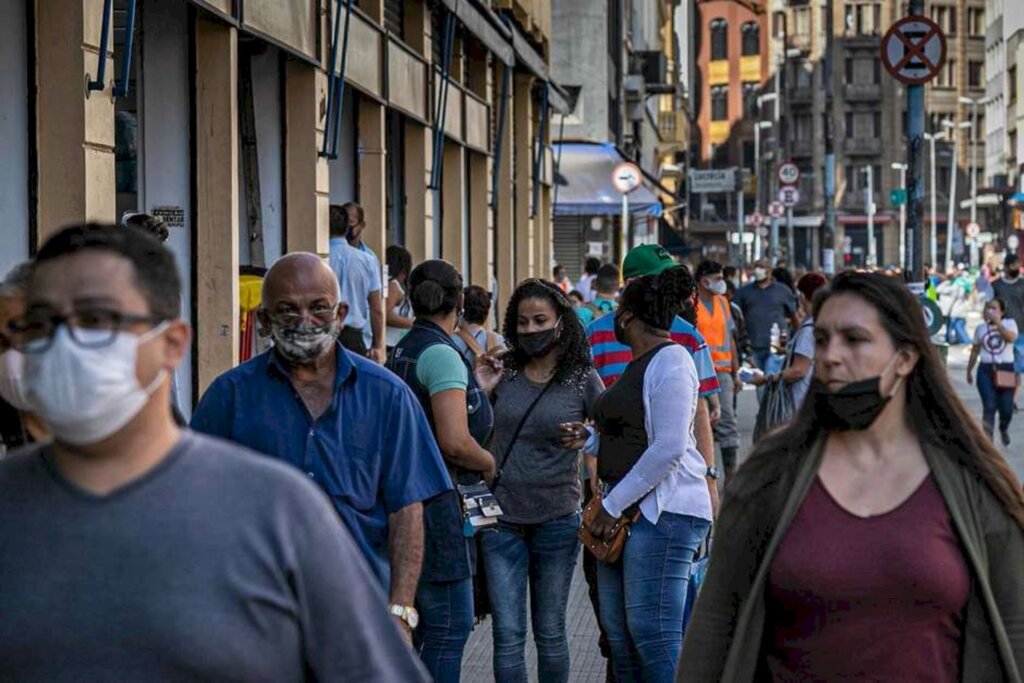 PATRICIA BORGES/AM PRESS & IMAGES - Sobe para 22% índice de brasileiros que não querem se vacinar contra covid, aponta Datafolha