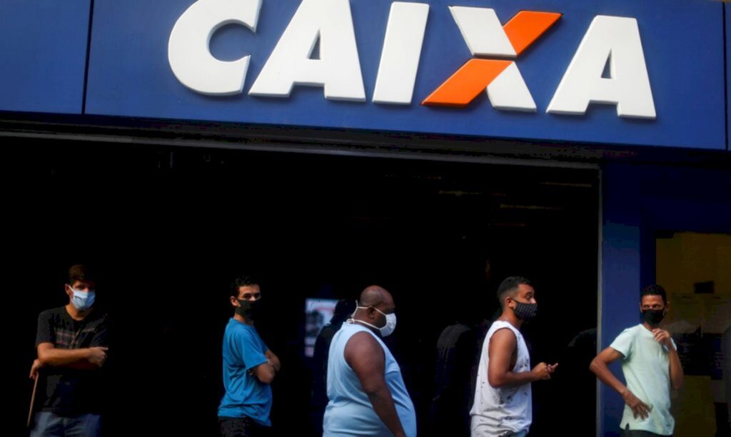 Caixa abre 755 agências hoje para pagar auxílio emergencial