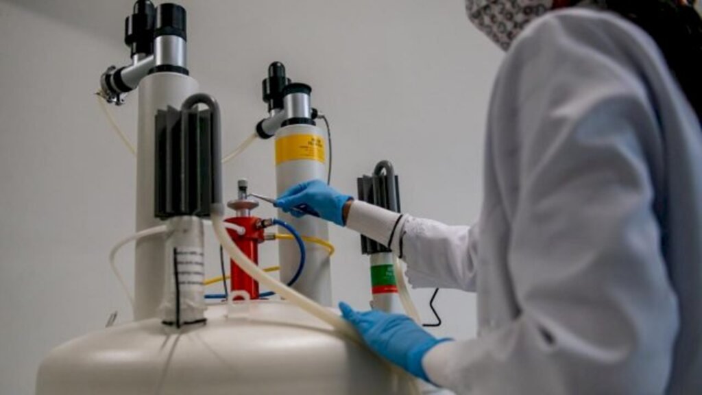 Marcos Solivan/Sucom-UFPR - No apanhado do trabalho, o LabRMN da UFPR calcula cerca de 80% de amostras com problemas, sendo o principal o teor de álcool etílico inferior ao que é exigido de produto antisséptico.