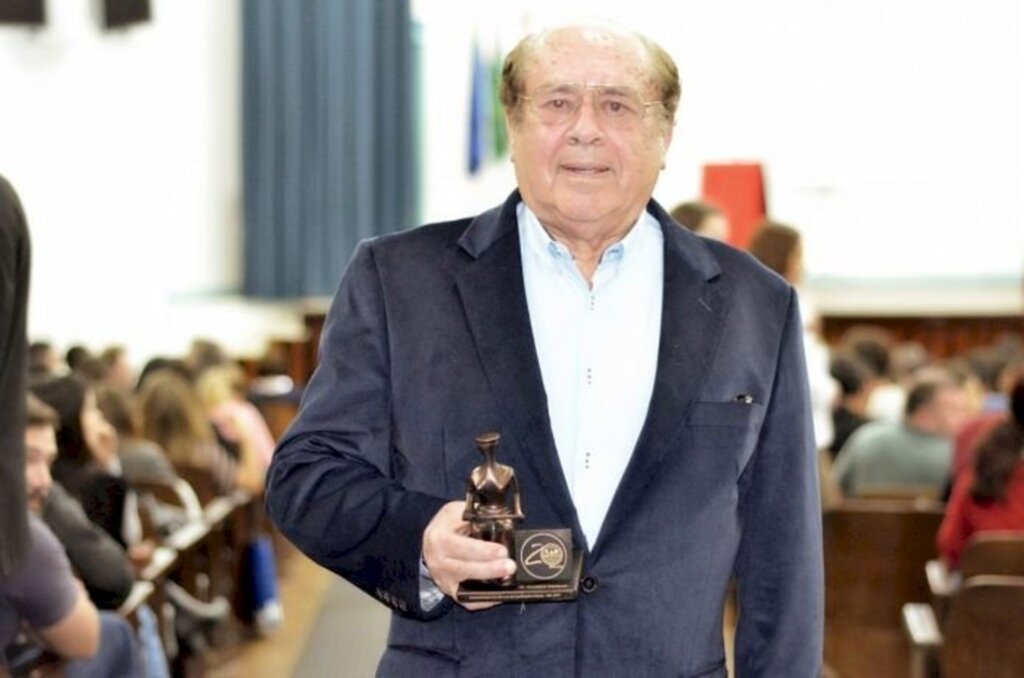 Morre ex-governador de SC, Henrique Córdova