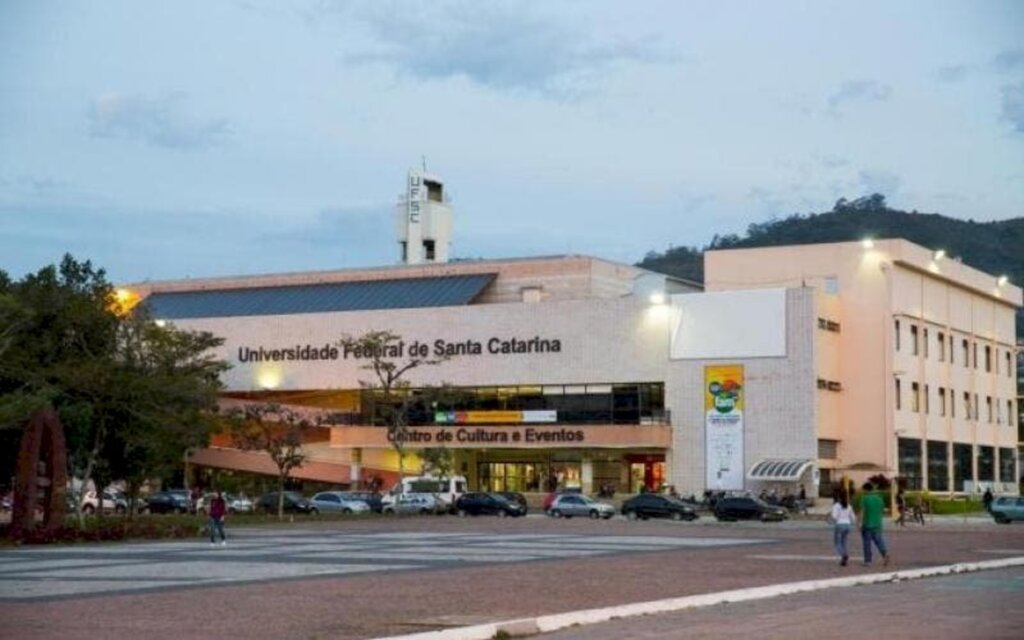 UFSC prorroga suspensão de atividades presenciais de ensino até 22 de maio de 2021