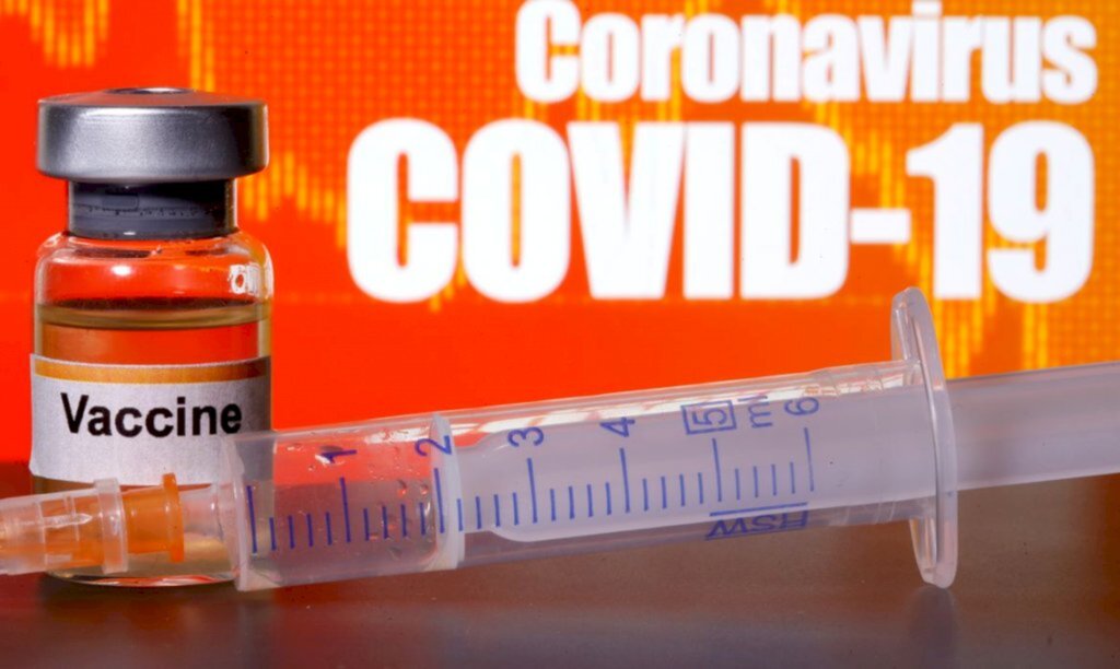 Pfizer e BioNTech dizem que sua vacina contra covid-19 é 90% eficaz