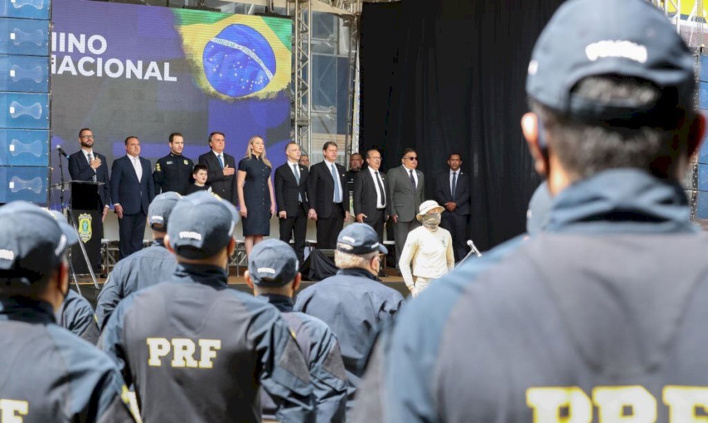Em Florianópolis Bolsonaro participa da formatura de policiais rodoviários federais