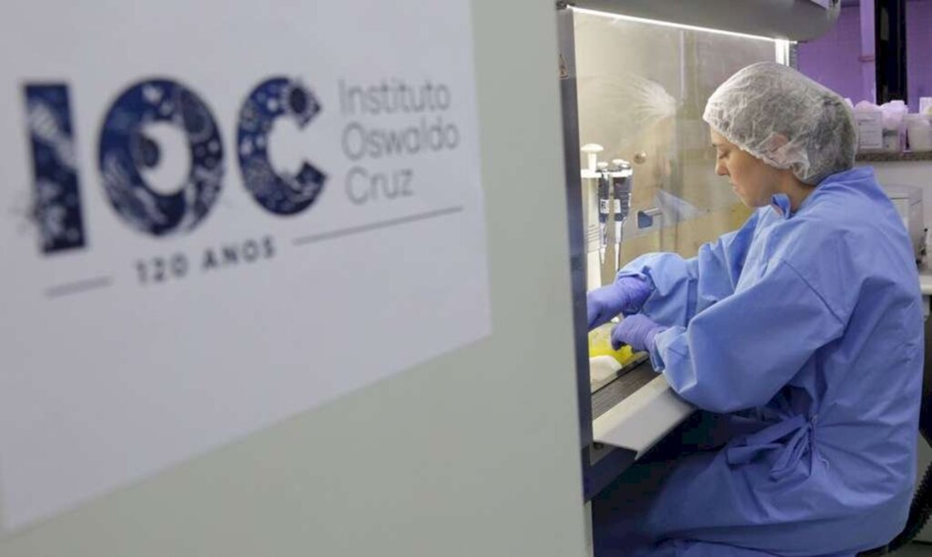  - 'Não haverá aplicação da vacina em massa', diz Fiocruz