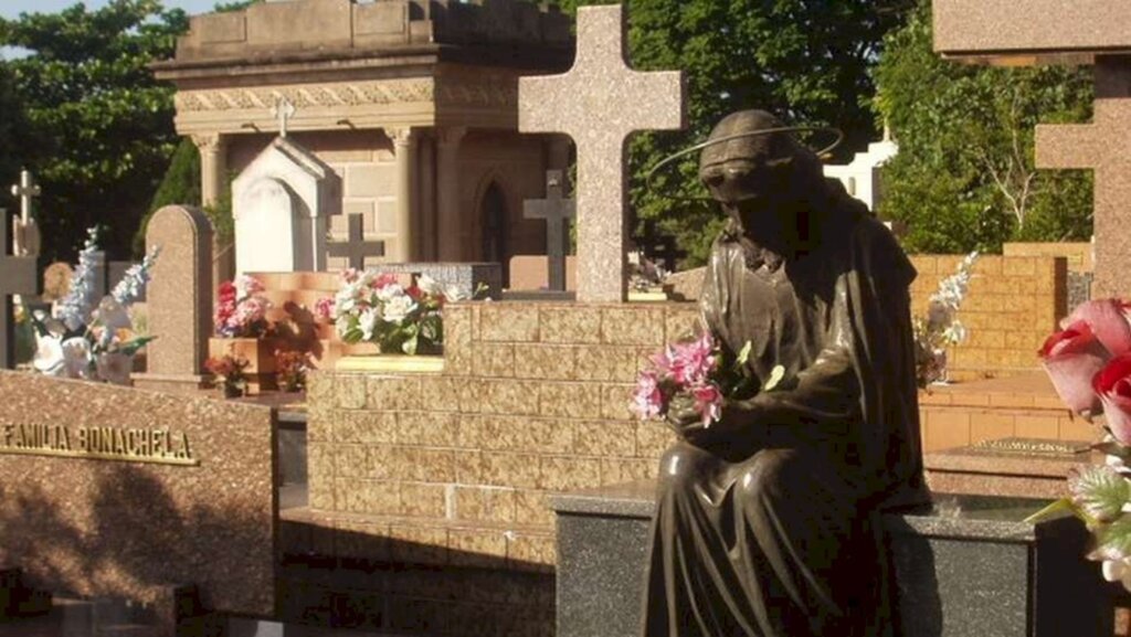 Foto: Edison Veiga / BBC News Brasil - Celebração dos mortos foi incorporada pela Igreja Católica após ter nascido como celebração pagã