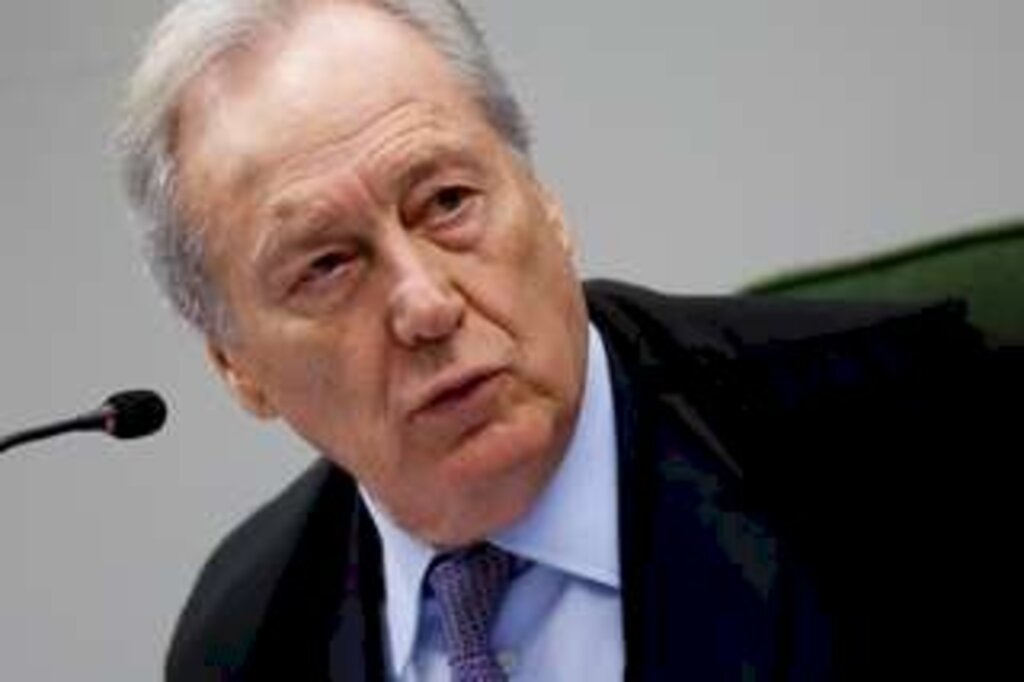 STF discutirá vacinação obrigatória e compra da Sinovac