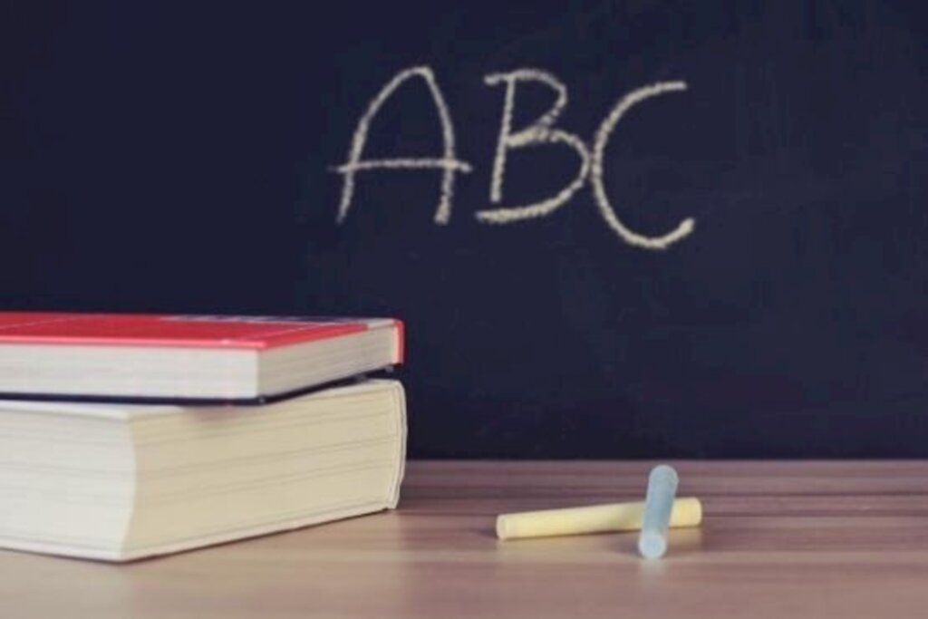 Juiz determina que Estado reveja regra para retorno das aulas em escolas particulares