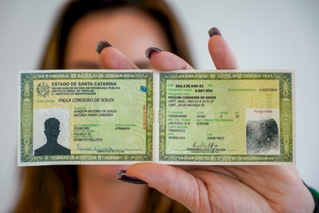 Novo modelo de RG completa um ano em SC