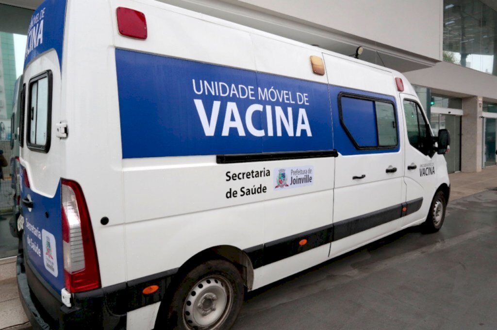 SAÚDE -  Joinville tem sala de vacina sobre rodas
