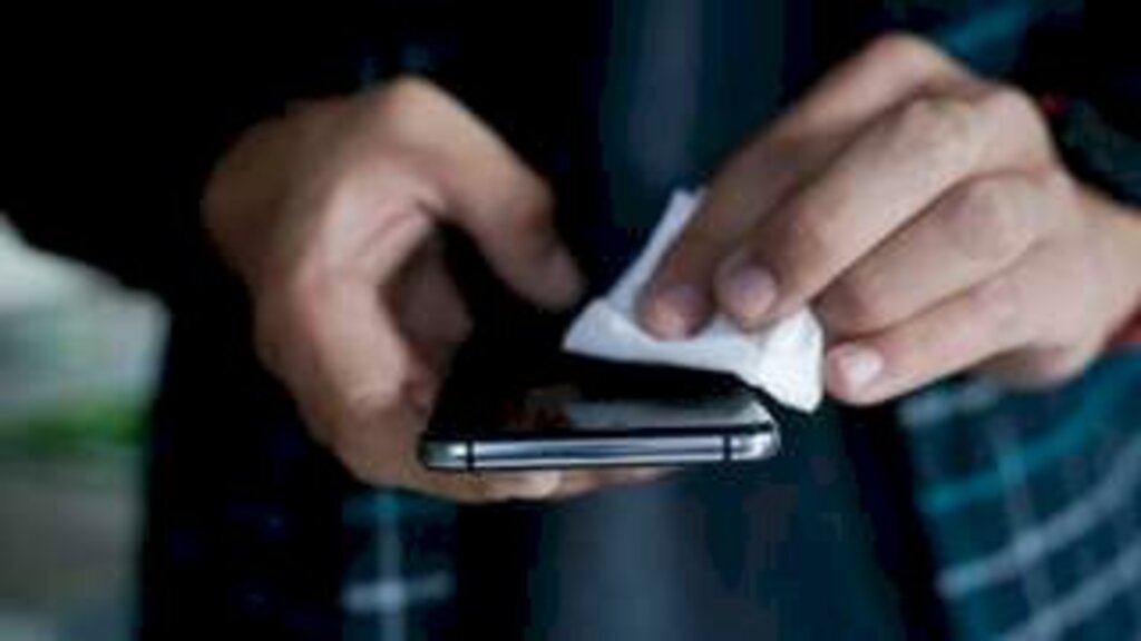Coronavírus pode 'sobreviver por 28 dias' em celular e dinheiro, diz estudo