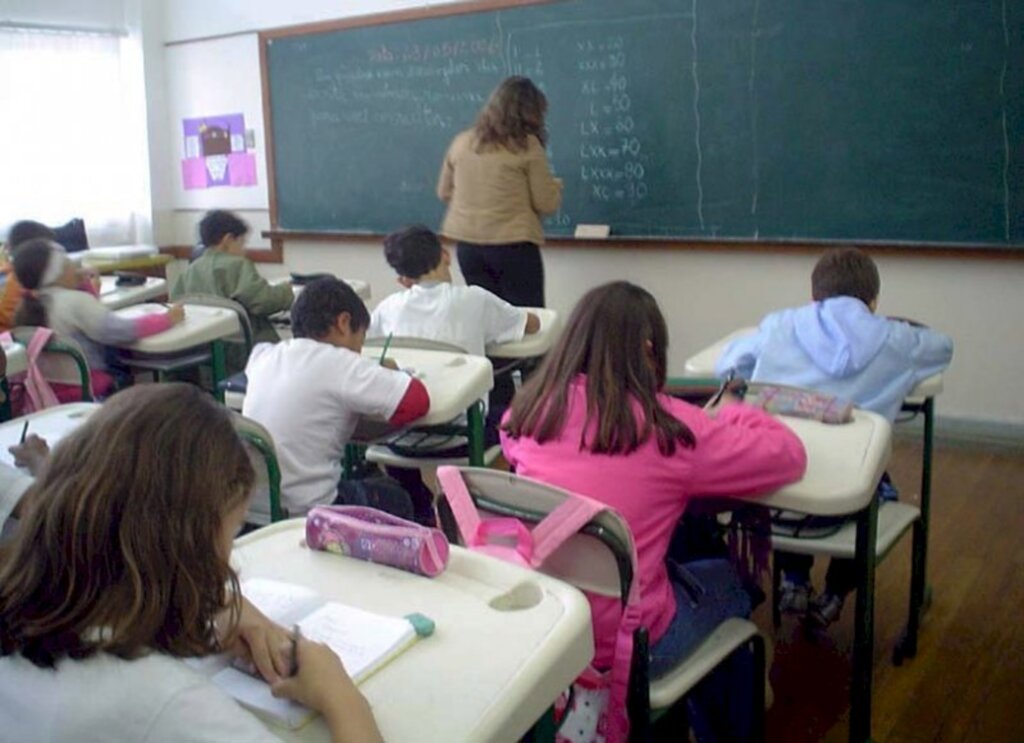  - Medida deve beneficiar 21 mil professores da rede pública estadual de ensino