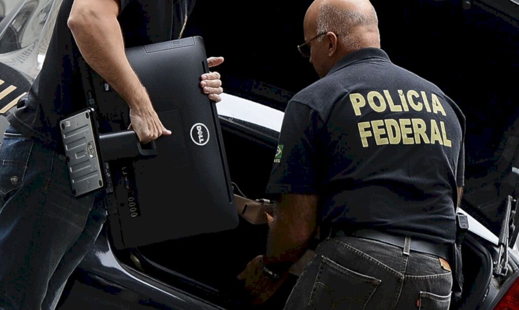 PF realiza operação em empresa que estaria vendendo suposta vacina contra a covid-19