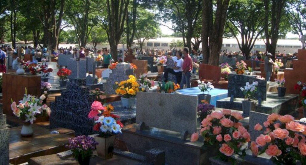 FINADOS - Limpeza e reparos nas sepulturas autorizados até o dia 25 de outubro nos cemitérios públicos de Joinville