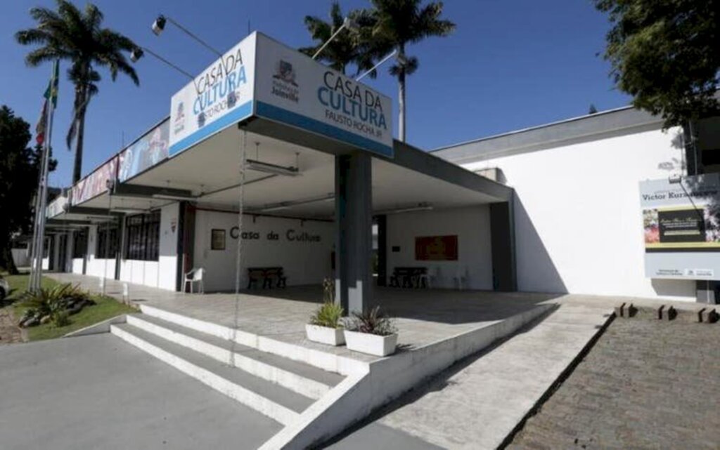 CULTURA - Galeria de Arte Victor Kursancew apresenta exposição de Arte Postal em Joinville