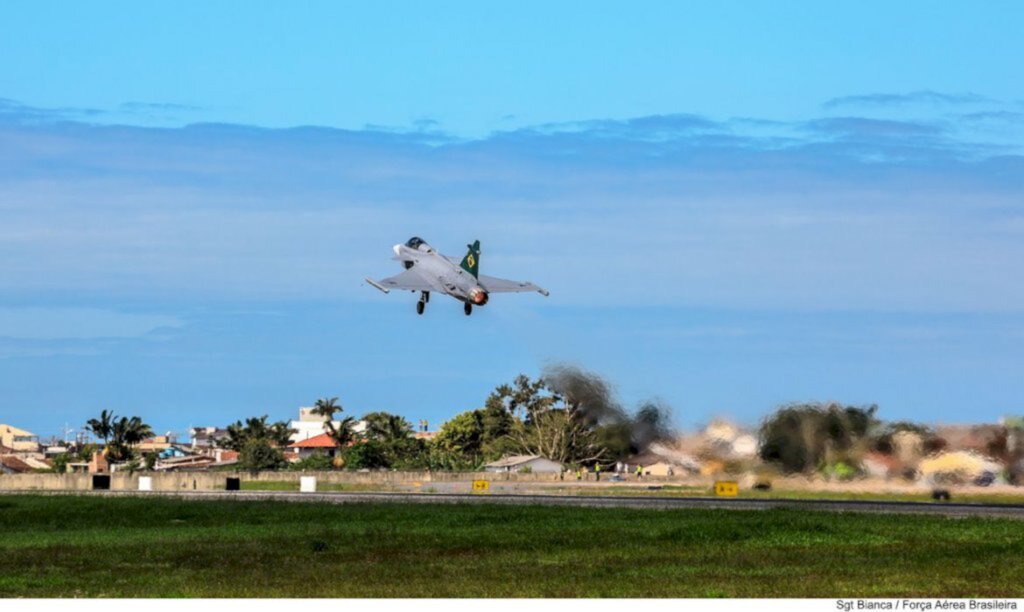 Decolou de Santa Catarina;Caça Gripen da FAB, adquirido da Suécia