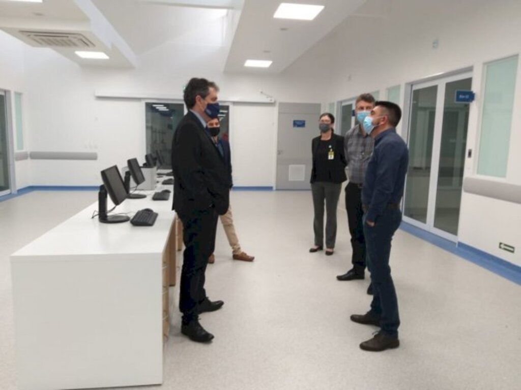 SC: Secretário da Saúde visita unidades hospitalares de Joinville