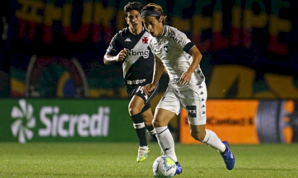 Botafogo segura empate com Vasco e avança na Copa do Brasil