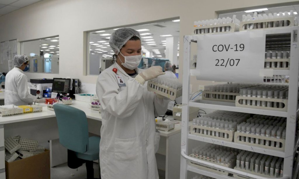 Brasil acumula 4,6 milhões de casos e 138,9 mil mortes por covid-19