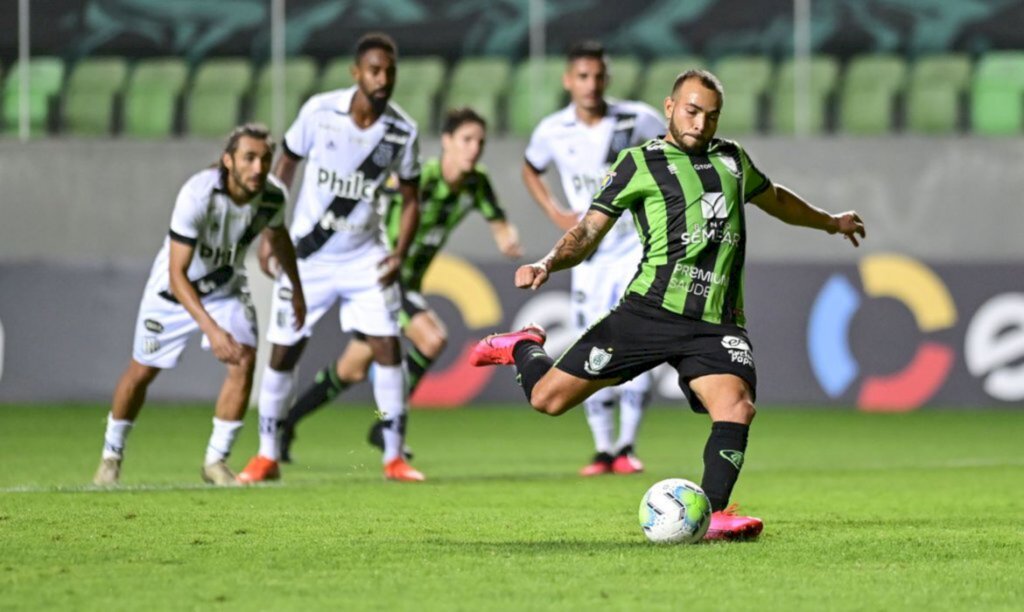 América-MG vence Ponte Preta e avança