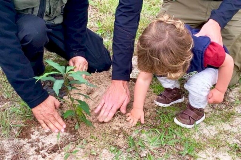 Dia da Árvore tem plantio de mudas no Parque da Serra do Tabuleiro