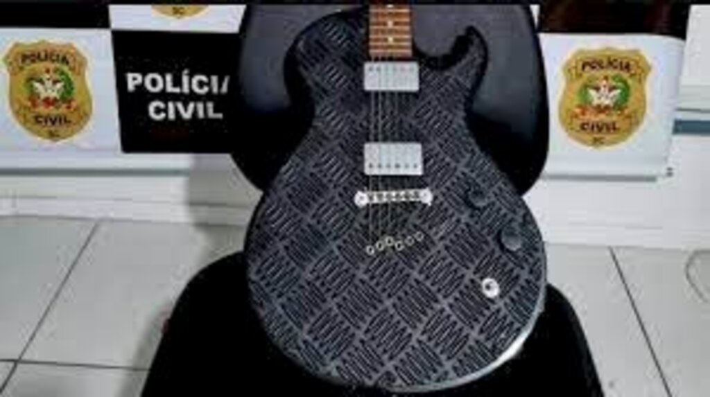 No Aventureiro polícia recupera guitarra furtada após 7 anos