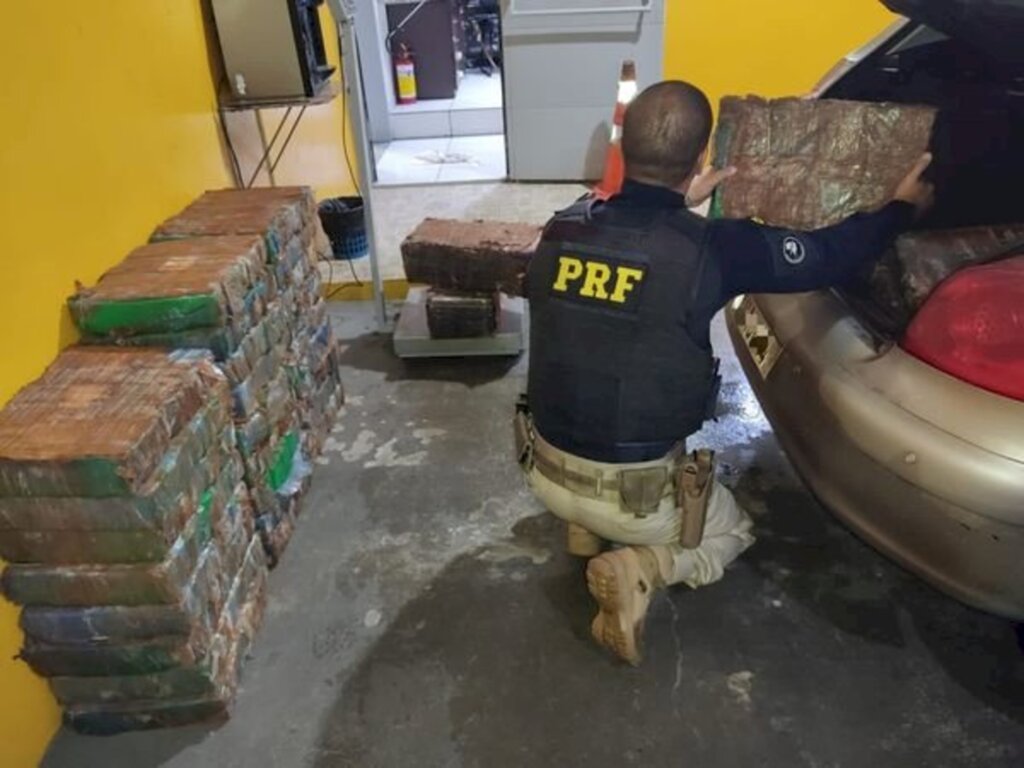 357 kg de maconha são apreendidos após homem fugir de fiscalização na BR 101 em Joinville