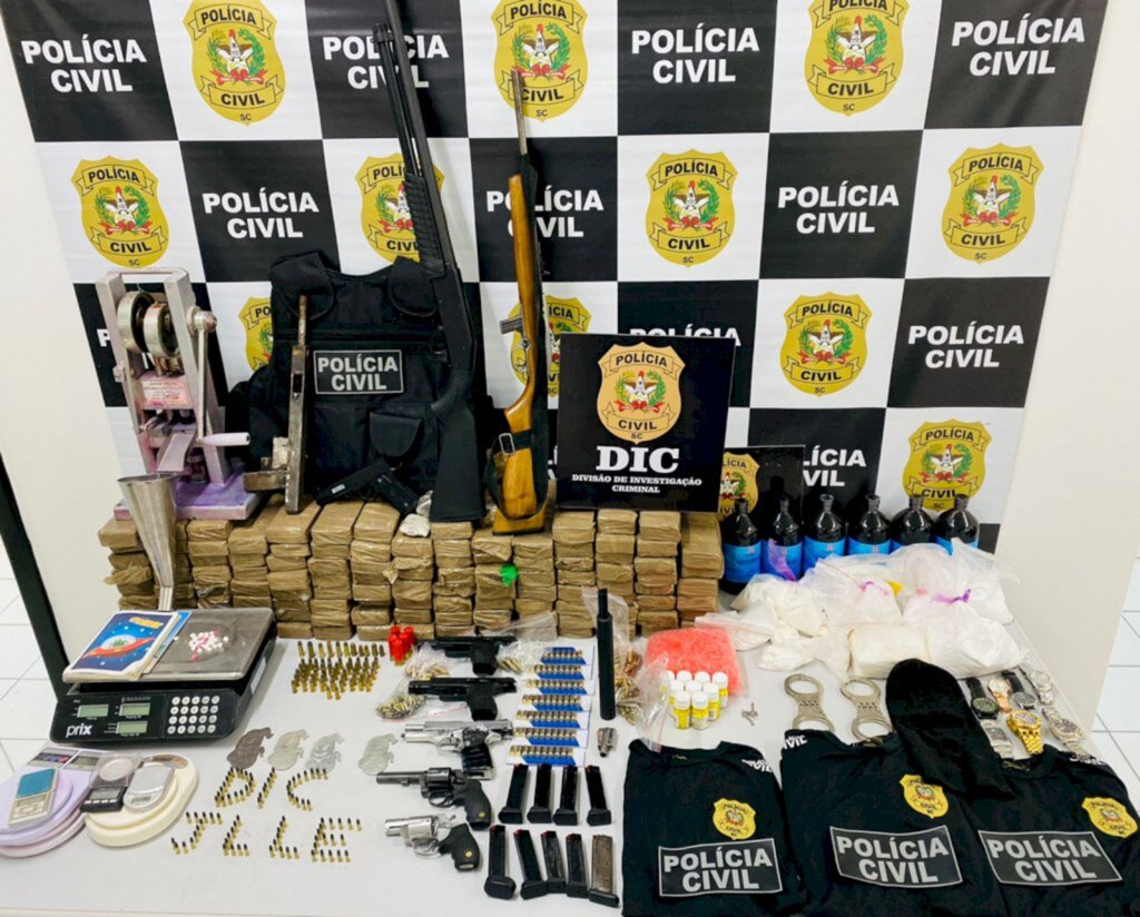 Polícia prende assaltantes que se passavam por políciais em Joinville