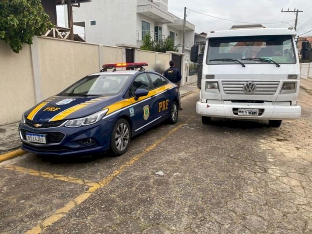 Homens são presos por receptação de fios de cobre na BR 101 em Barra Velha