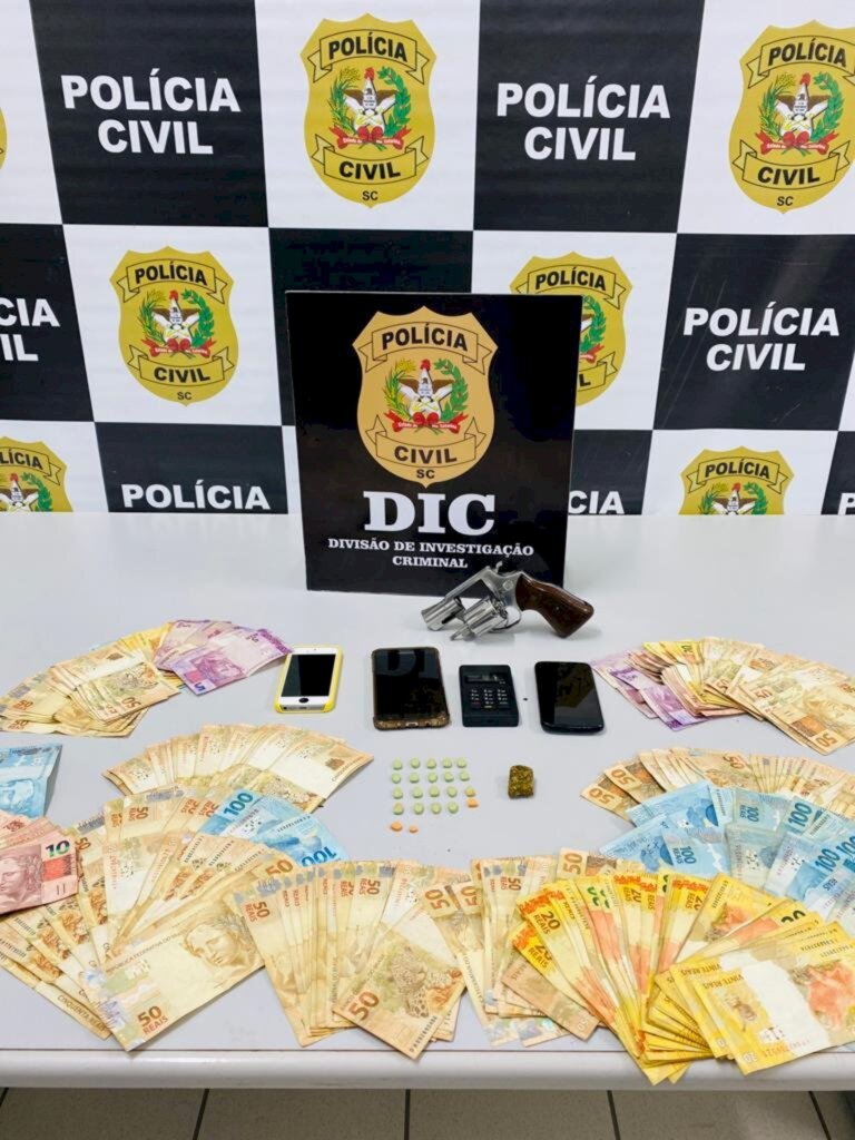 Operação 'DOMUS'-Polícia prende nove suspeitos no Jardim Iririú