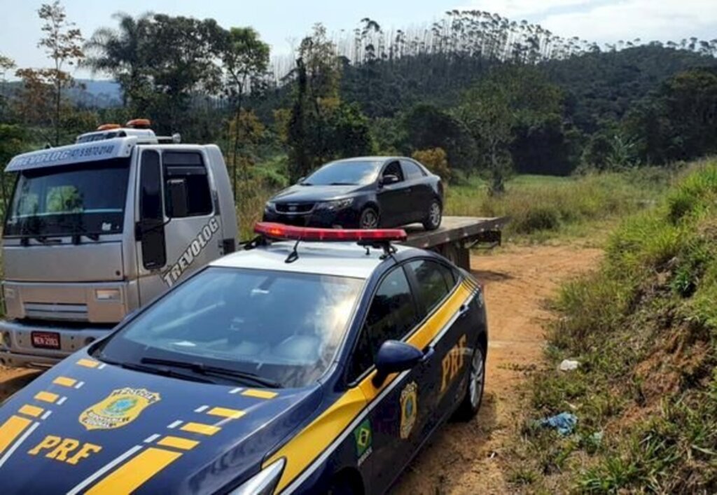 PRF localiza veículo furtado na BR 280 em Araquari