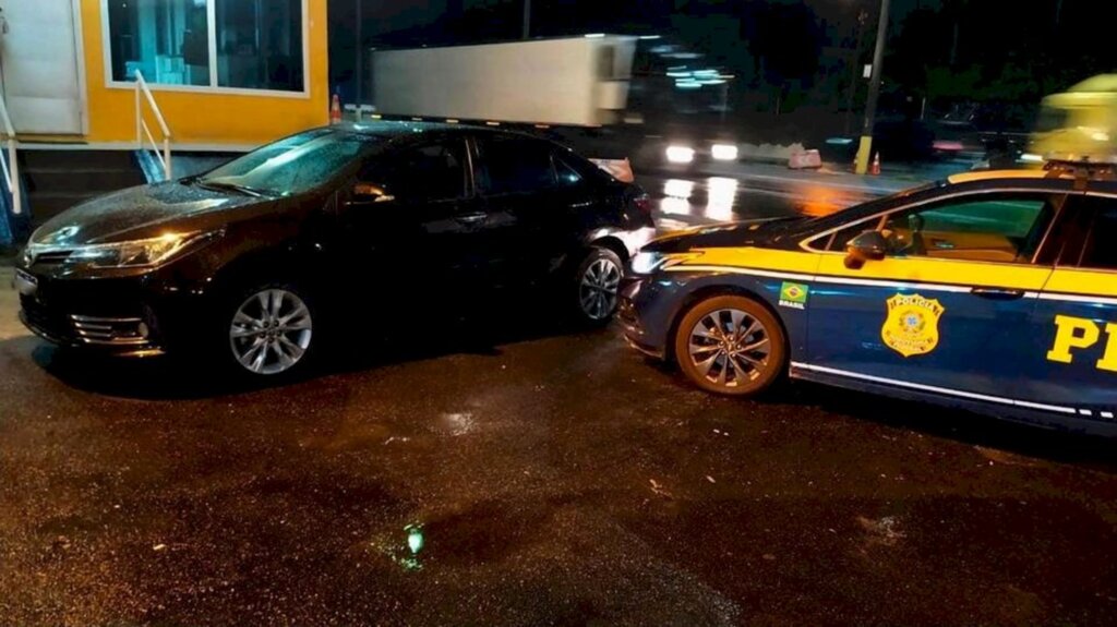 Veículo roubado em Joinville é recuperado pela PRF em Barra Velha