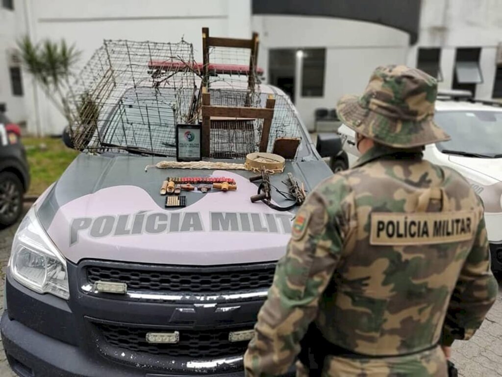 Polícia Ambiental flagra caçador na Zona Industrial