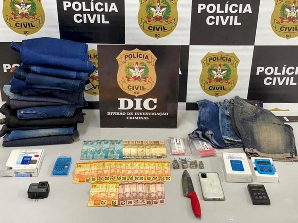 Polícia cumpre mandados de prisão contra autores de roubo