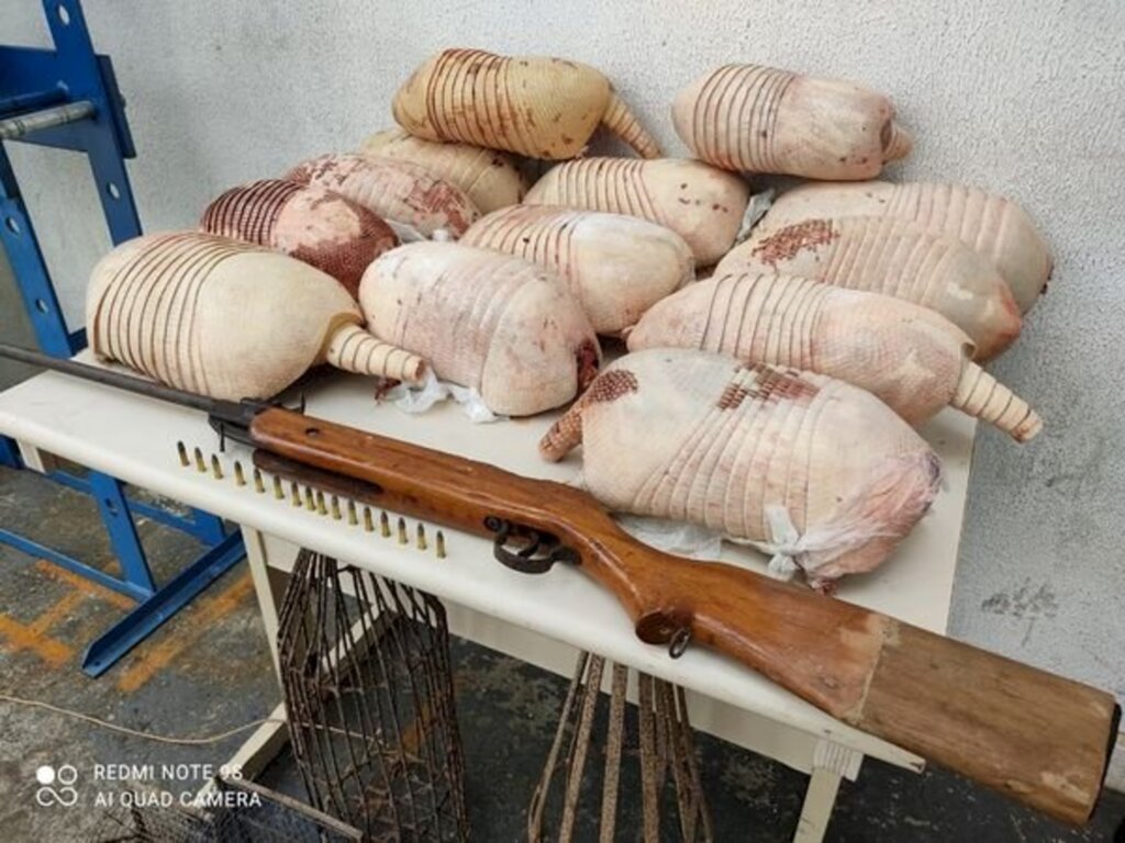 Polícia Ambiental prende caçador no bairro João Costa