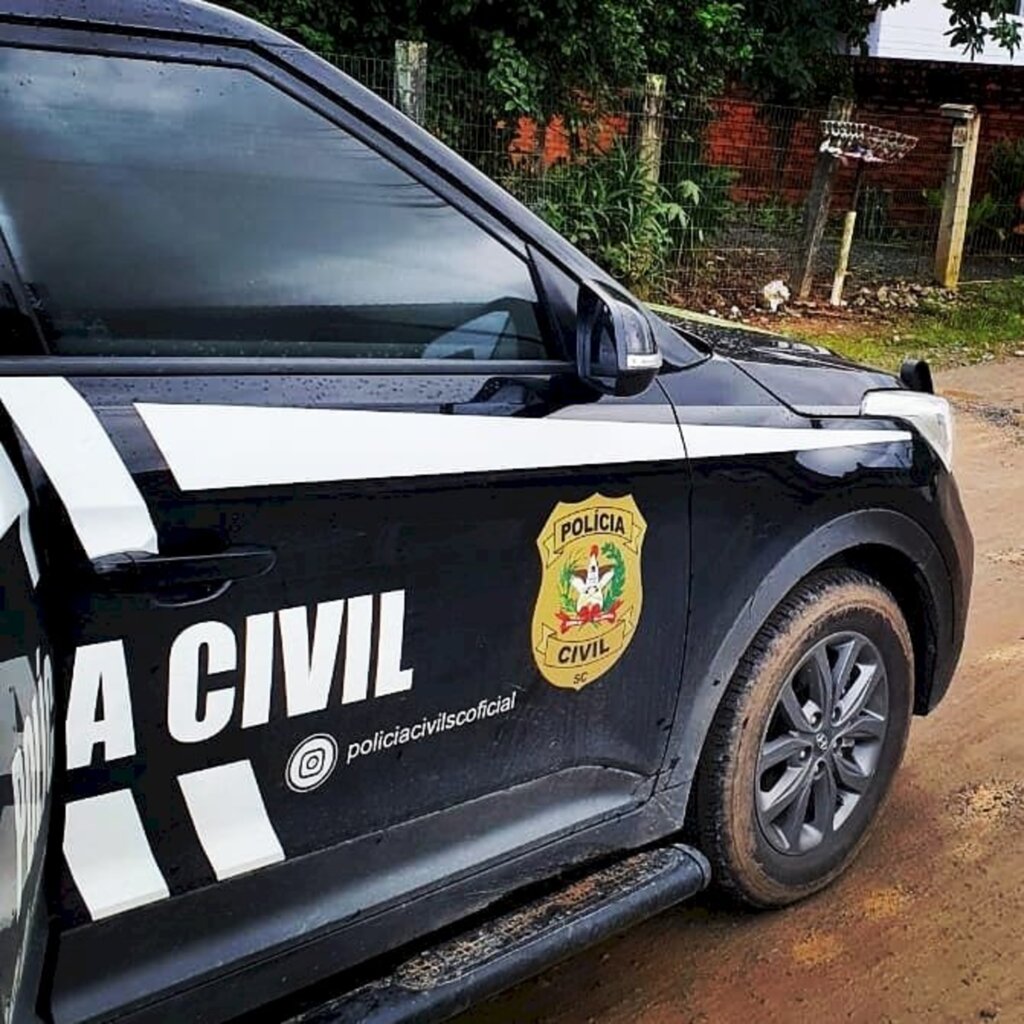 Polícia cumpre mandado de prisão no Iririú