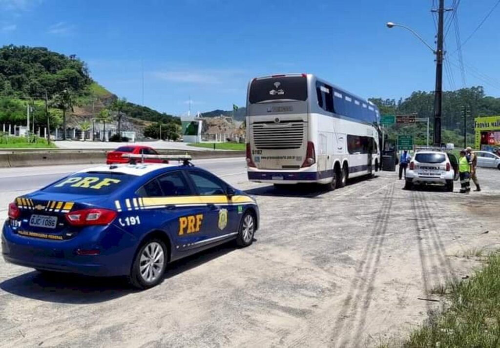 Homem é preso pela PRF por importunação sexual em ônibus